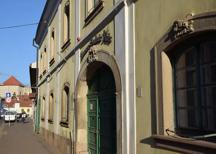 Hauser-bodnar Haz Eger