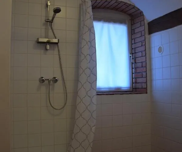 Hauser-bodnar Haz Eger