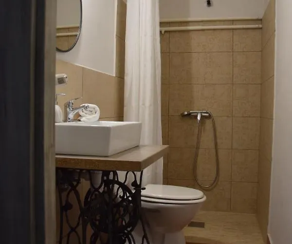 Hauser-bodnar Haz Eger