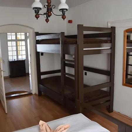 Hauser-bodnar Haz Guest house *