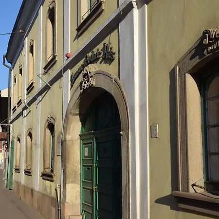 Hauser-bodnar Haz Eger