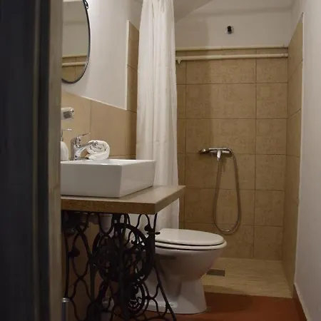 Hauser-bodnar Haz Eger