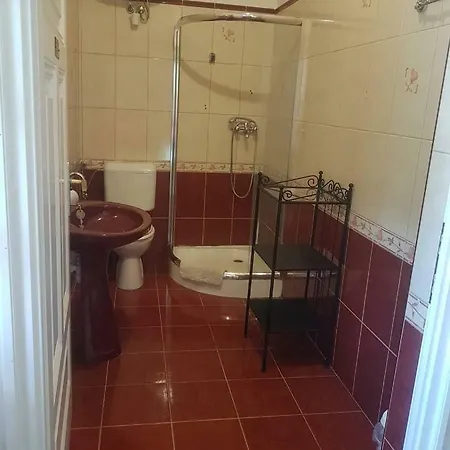 Hauser-bodnar Haz Eger